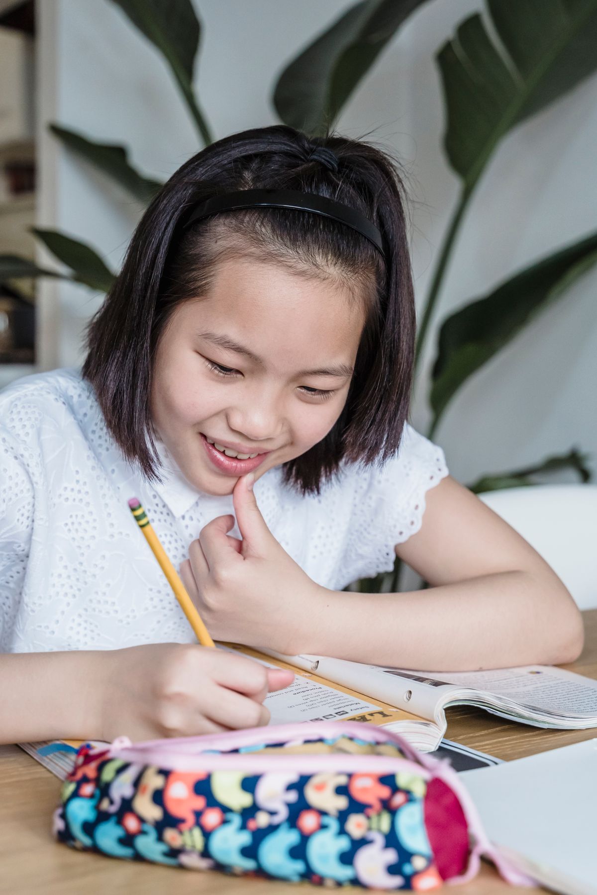Học sinh tuổi teen ôn luyện chứng chỉ tiếng Anh quốc tế